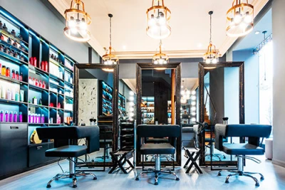 Beauty and hairdresser's equipment